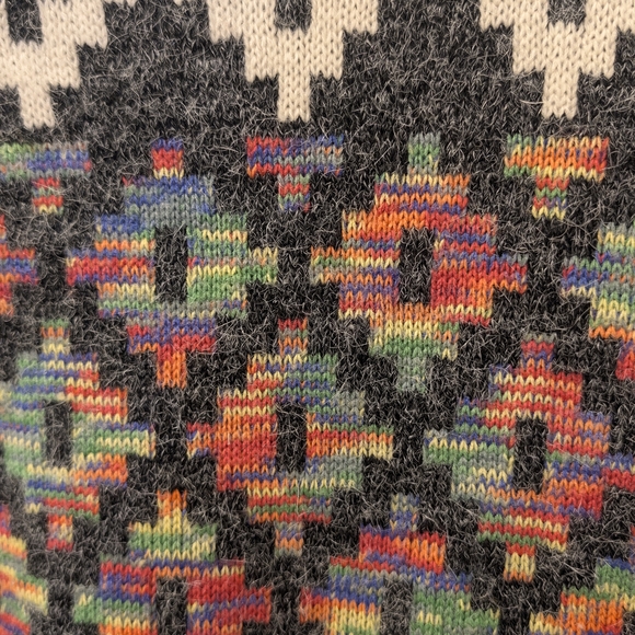 Multicolor Chevron Pattern Women Sweater Size Medium - Picture 5 of 6